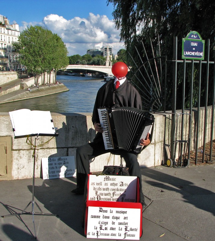 headless accordian player