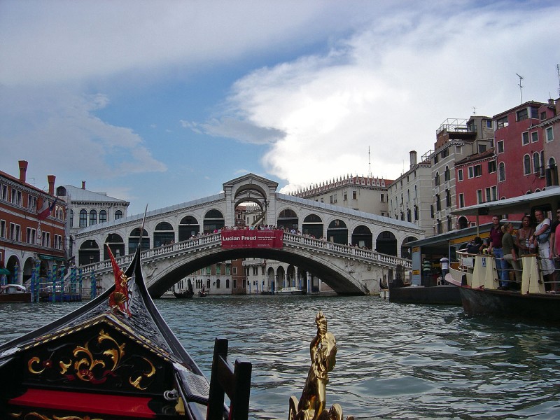 rialto bridge venice italy from gondola