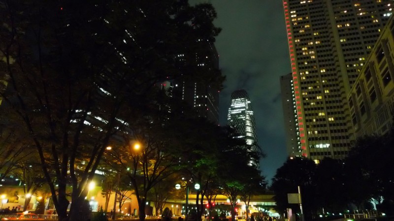 shinjuku at night photography cocoon tower
