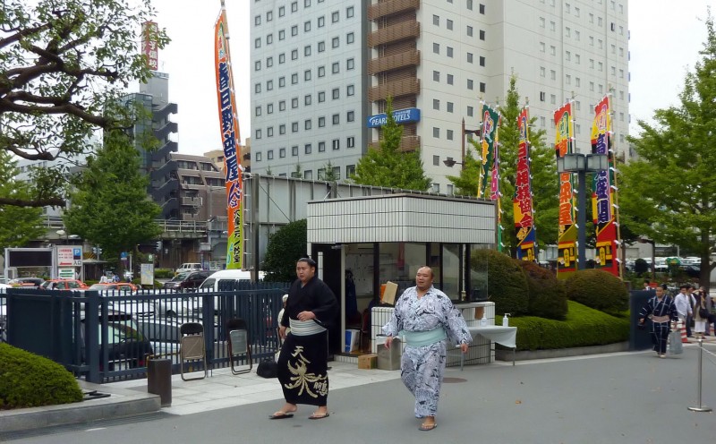 kyokutenho arrives tokyo sumo ryogoku japan