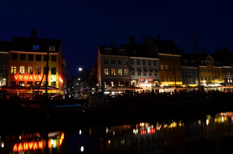 copenhagen nyhavn evening after dark
