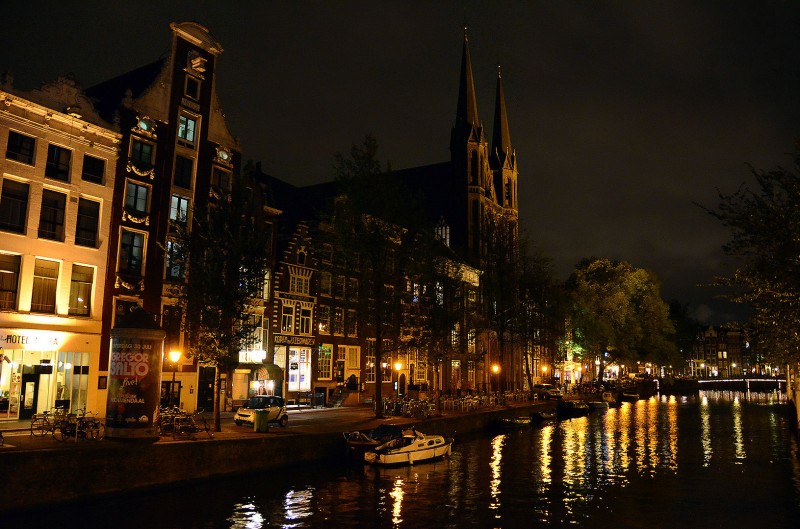netherlands amsterdam canal night dark photo