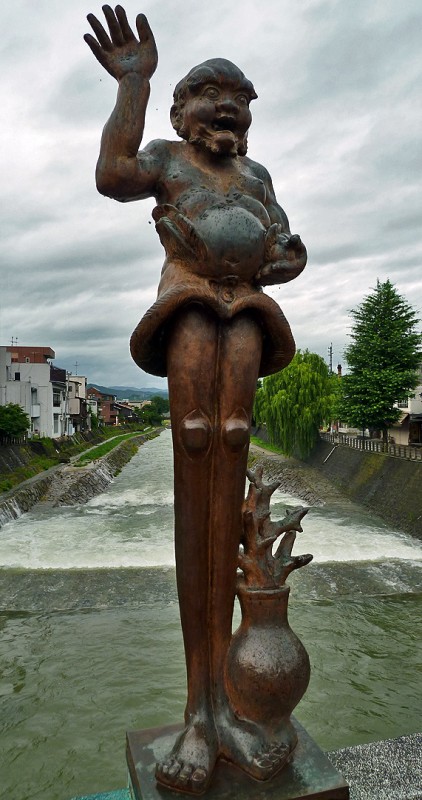 Hida Takayama Long Leg Bridge Statue