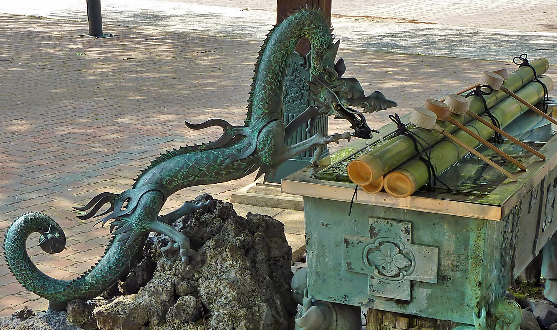 thirsty dragon buddhist temple water purification koenji tokyo suginami ku