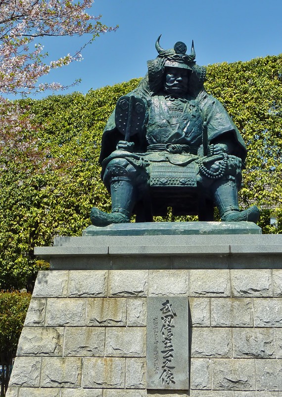 武田信玄之像 takeda shingen statue 武田信玄像 kofu station yamanashi ken japan 武田信玄之像