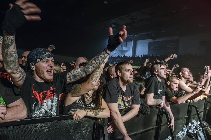 medford armory crowd hellyeah medford oregon armory crowd