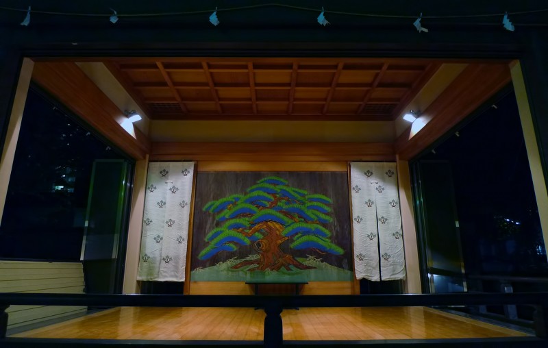 suwa jinja matsuri stage