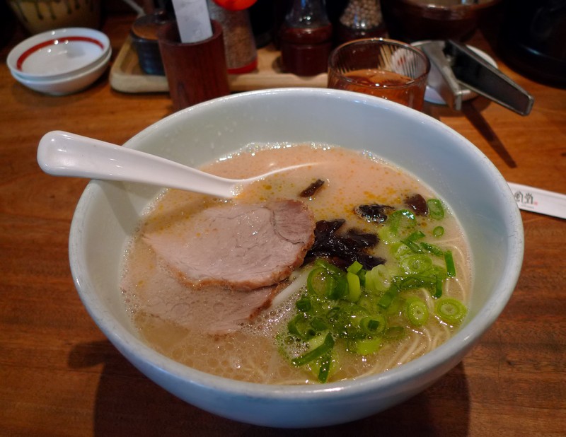 一風堂ラーメン ippudo white bowl