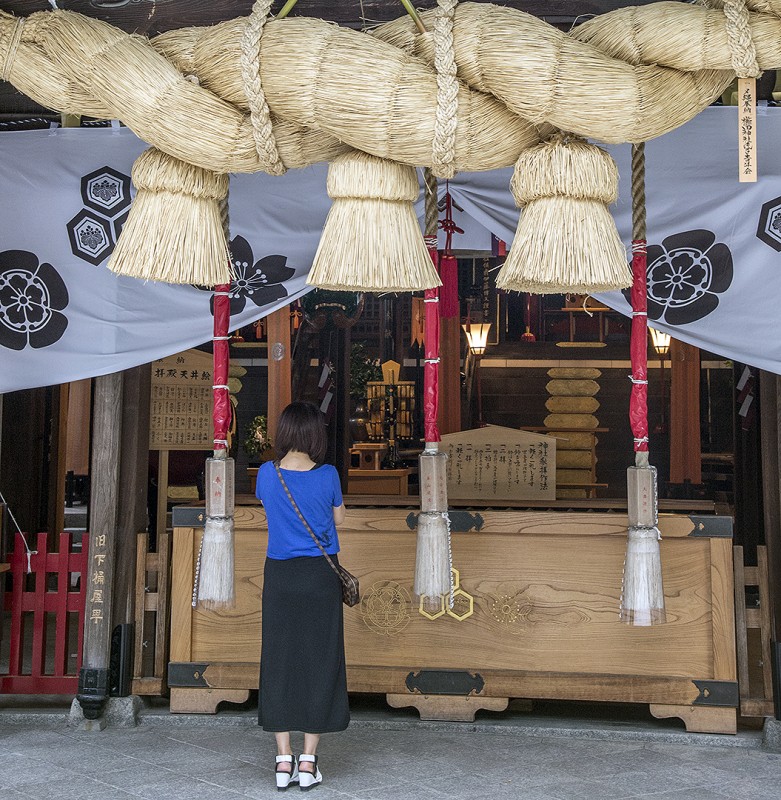 japanese woman at shrine