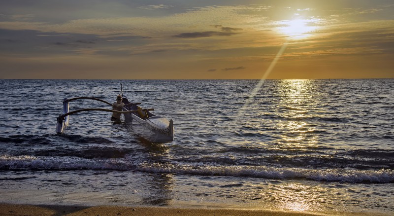 hawaii sunset outrigger