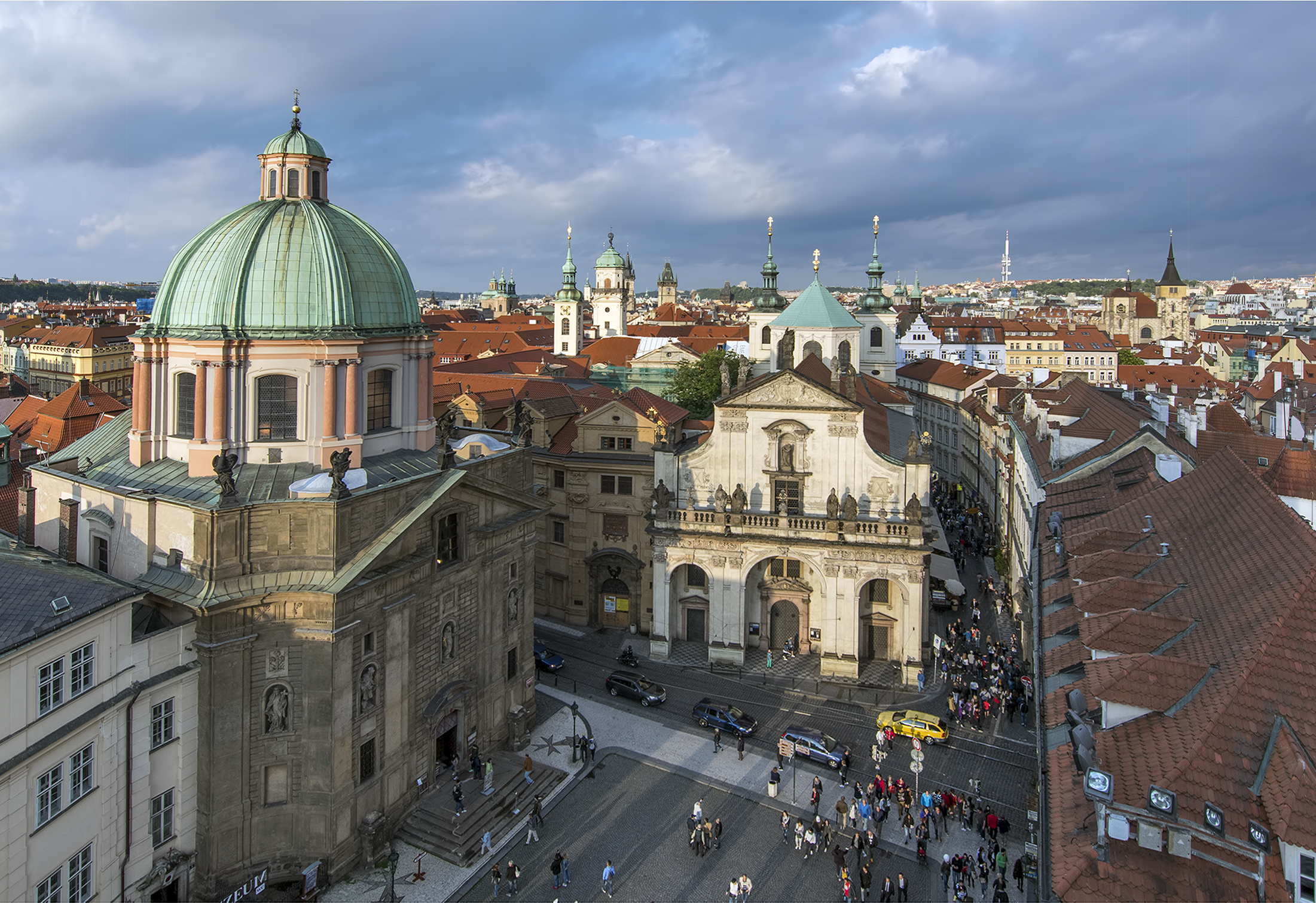 prague-st-francis-of-assissi-church-kostel-nejsvetejsiho-salvatora-old-town-bridge-tower