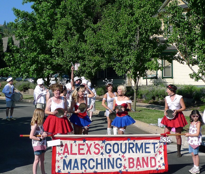 alex's restaurant ashland oregon fourth of july parade gourmet marching band