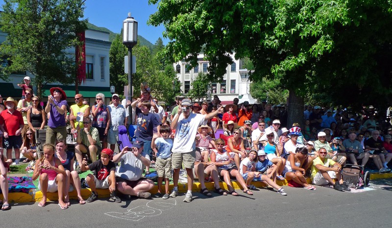 ken buccino ashland july parade crowd
