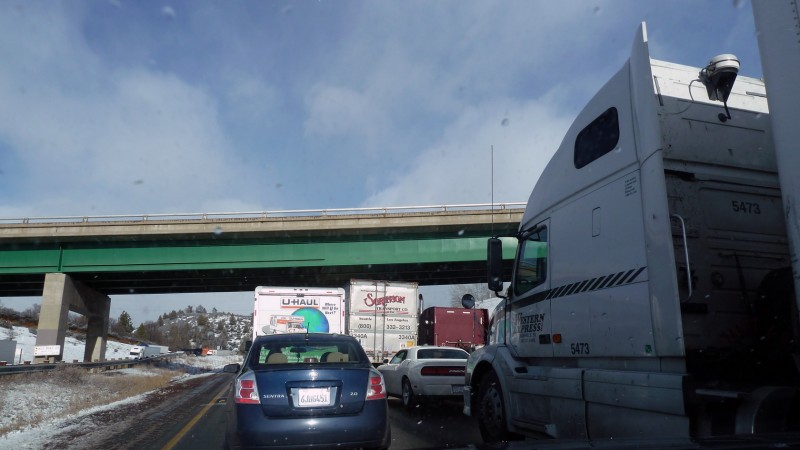 interstate 5 california oregon border chain requirements siskiyou summit