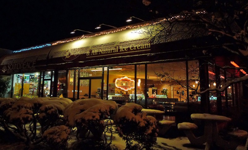 zoey's ice cream ashland oregon snow