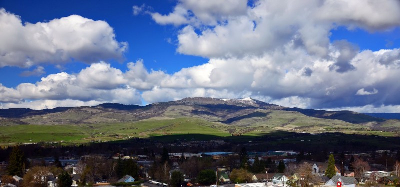 ashland oregon grizzly peak clouds blue sky skywatch