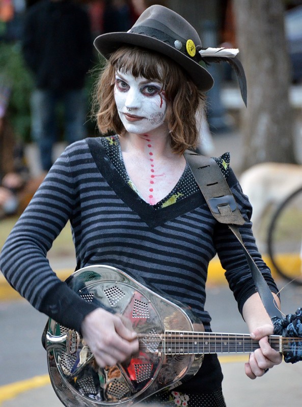 Intuitive Compass Halloween ashland 2011 nora odea Intuitive Compass nora odea