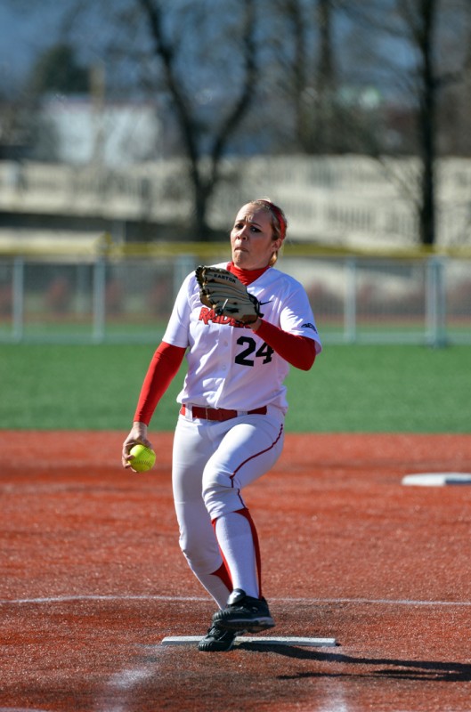 Chelsea Talbert threw a one-hit shutout sou softball pitch sequence