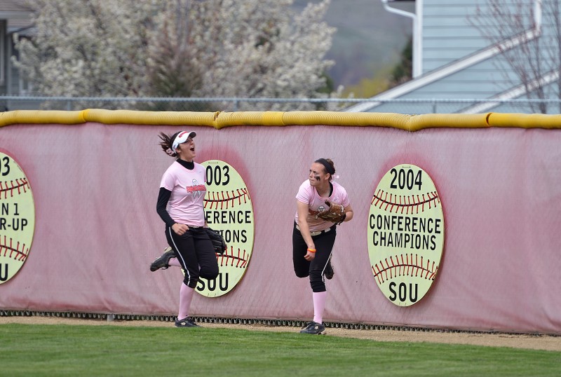 sou softball Brooke Springer southern oregon university ashland oregon softball girls women female