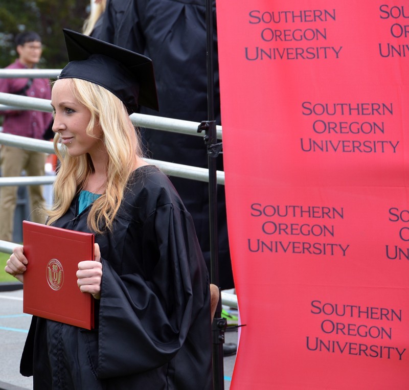 sou commencement southern oregon university commencement graduation ceremony pictures 2012