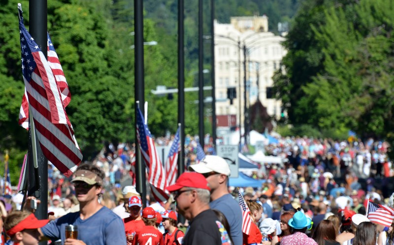 siskiyou boulevard ashland 4th of July parade 2012 american flags down main street in ashland oregon