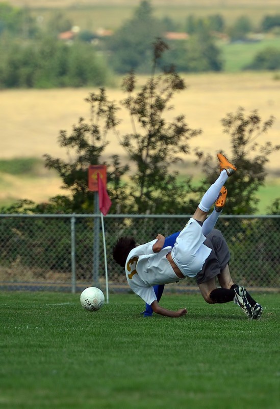 ashland high school soccer oregon middle school field action shot photo junior varsity
