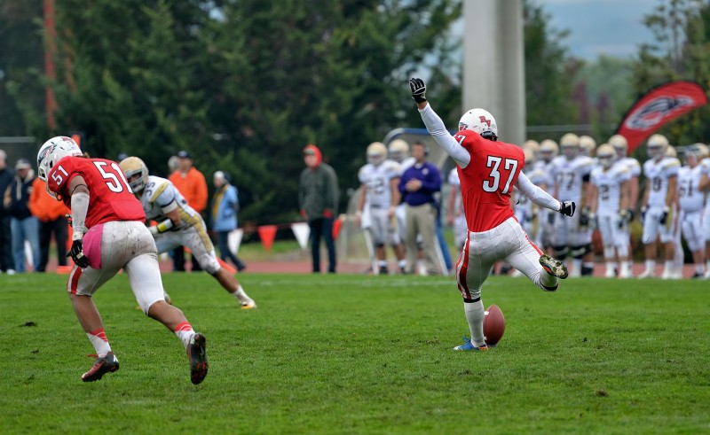 sou football kickoff jon david smith carroll jon david smith kicker southern oregon university raiders football