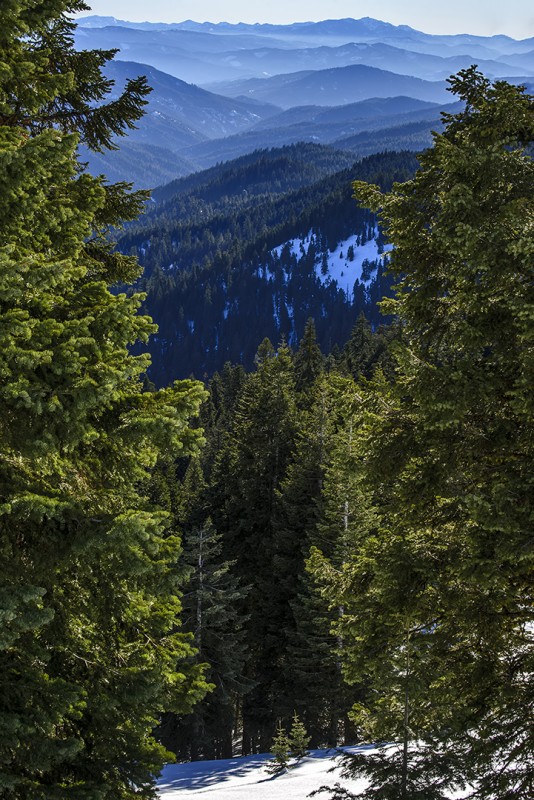 northern california mountains from mt ashland snow