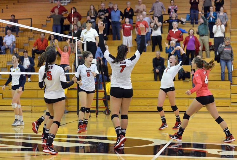 SOU volleyball team