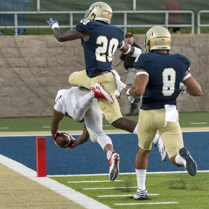 sou-football-rey-vega
