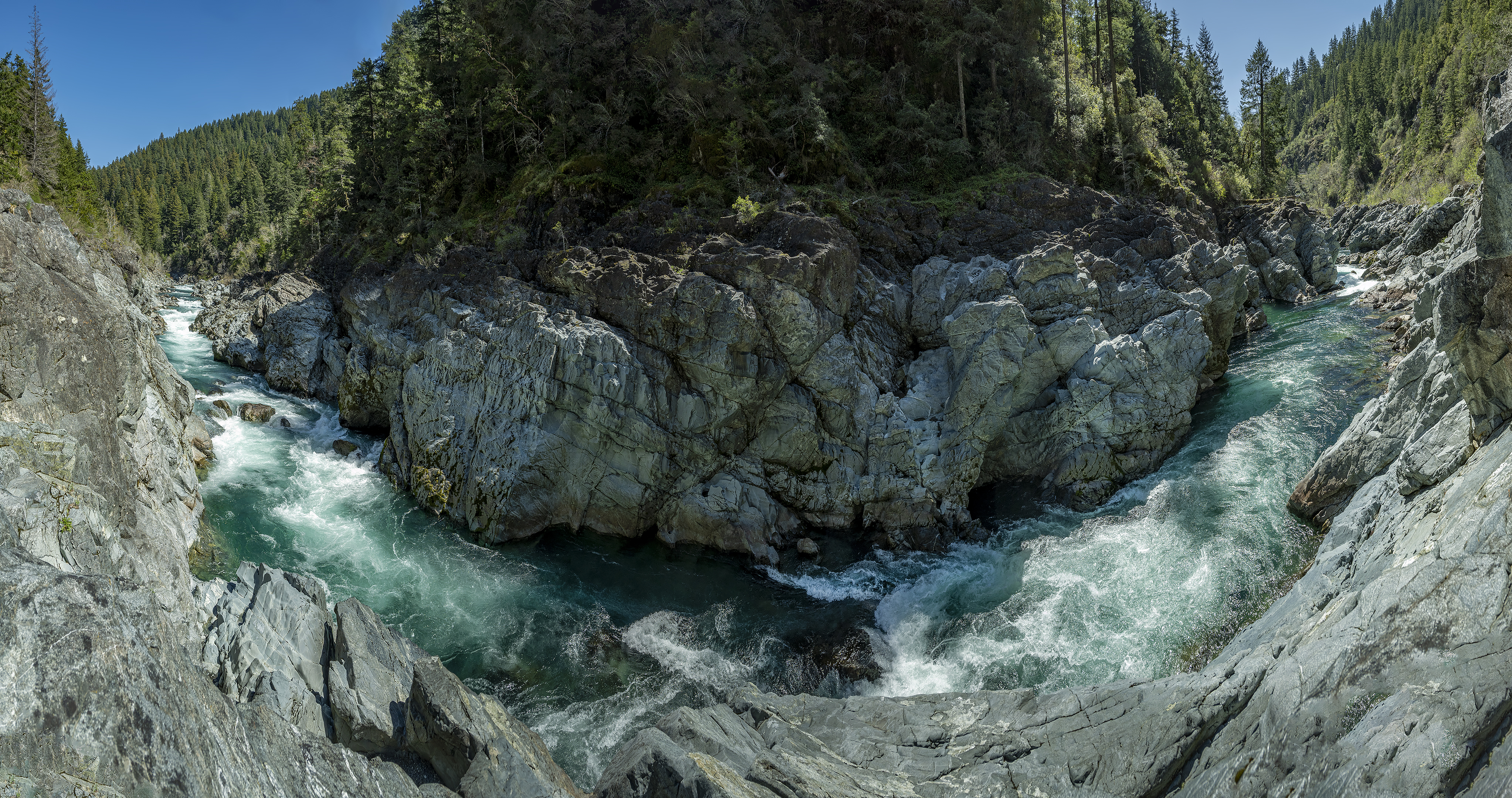 10-photo photomerge panorama smith river