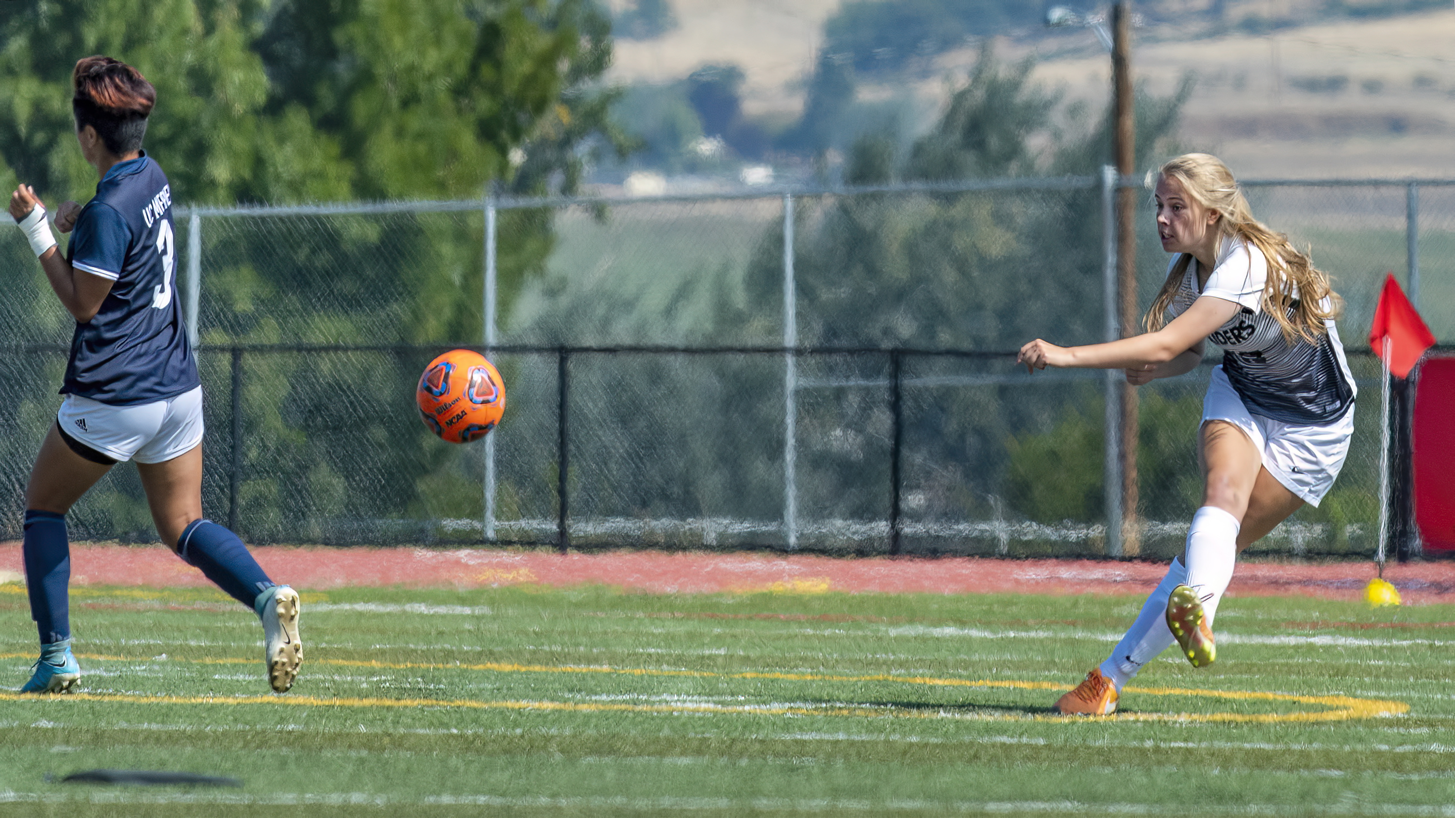 sou womens soccer tabitha wheeler-DeNoiseAI-low-light