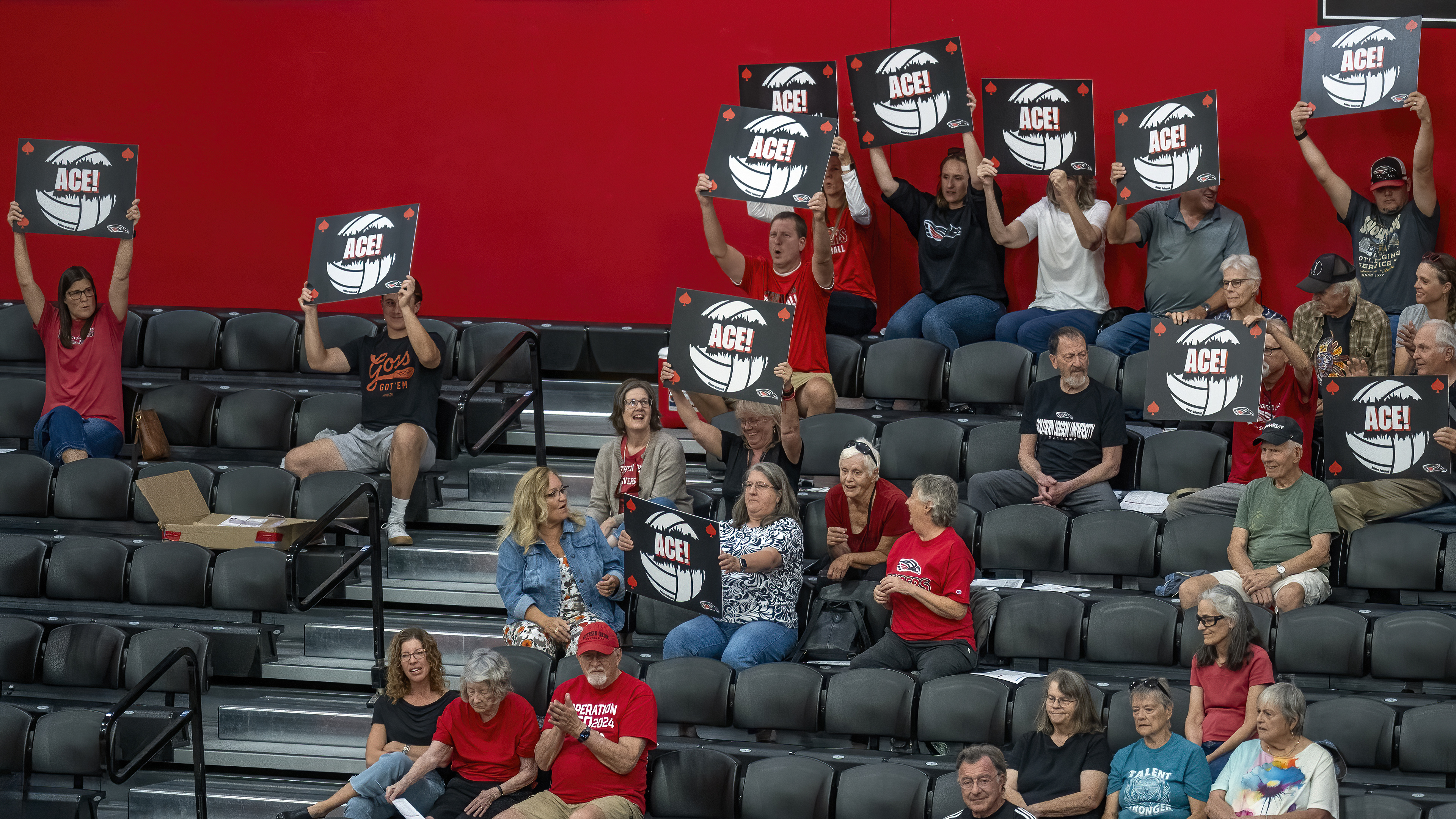sou volleyball Kaylie Christopher crowd ace