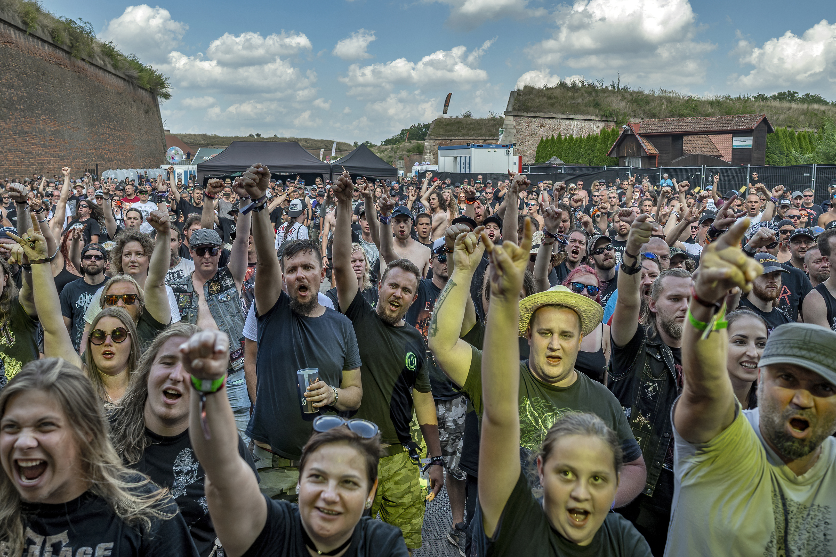 josefstadt crowd